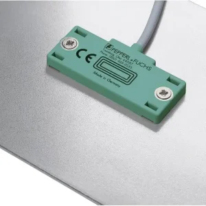 Senzor capacitiv de proximitate PNP 50 x 20 mm Pepperl & Fuchs CBN5-F46-E2 051974 Reducere specială
