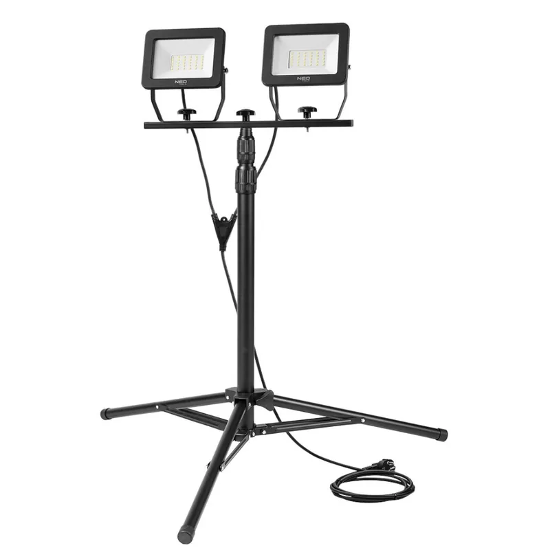 Preț promoțional Reflector dublu 2x50W SMD LED 8500lm 230V pe suport 1.8m 99-062